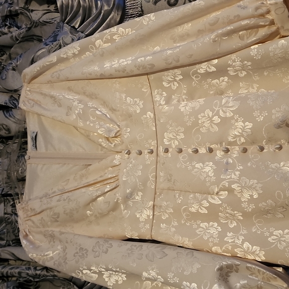 Dress - Picture 3 of 6